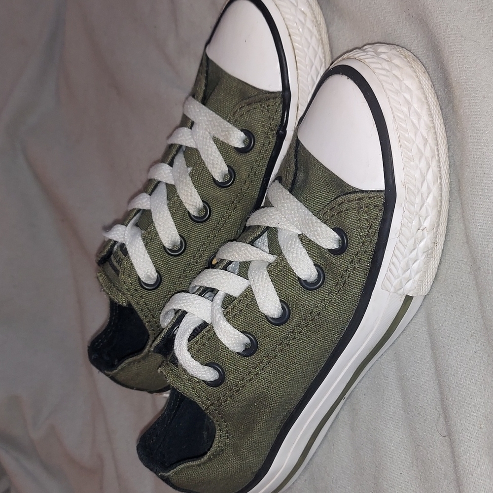 Converse size 11.5 toddler